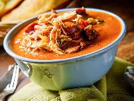 Рецепта Супа гъмбо с пиле, наденица и зеленчуци